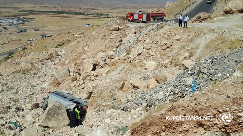 A mini bus carrying two Iraqi tourist families drove off a mountainous road in the Kurdistan Region, killing and injured tens of people  Aug. 30, 2019. (Photo: Kurdistan 24/Karwan Yara)
